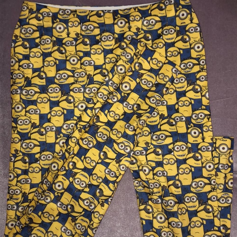 Size Youth Small Minion Leggings